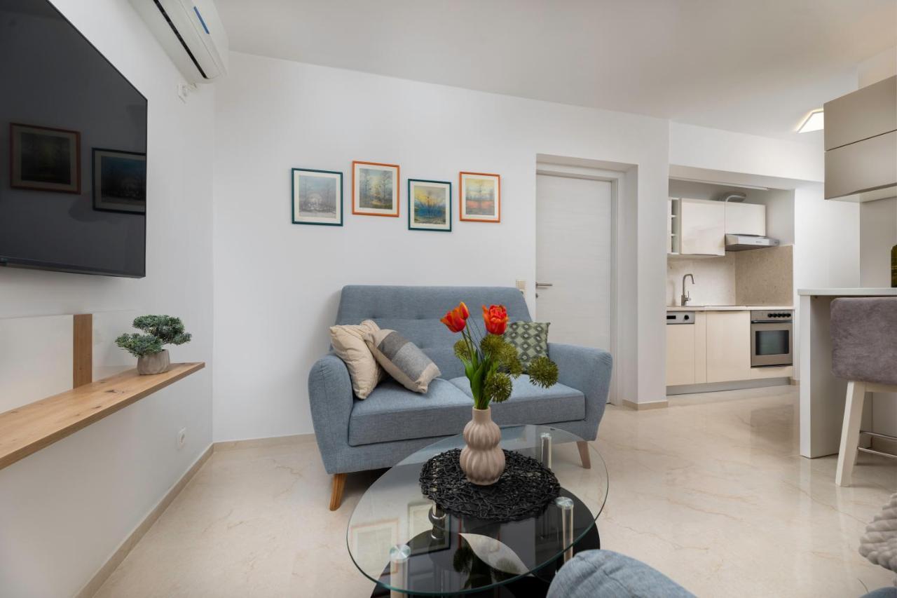 Apartman "Ela" ニヴィーチェ エクステリア 写真