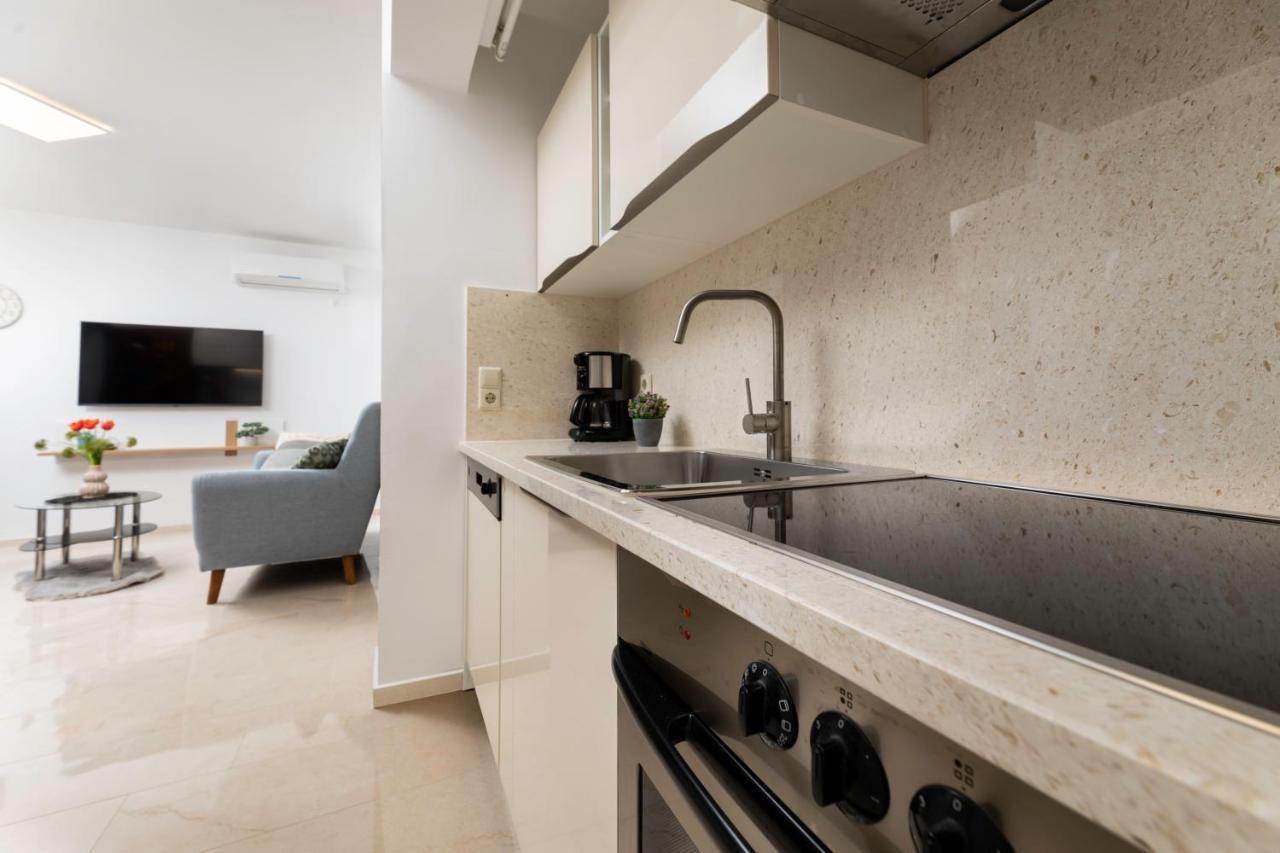 Apartman "Ela" ニヴィーチェ エクステリア 写真