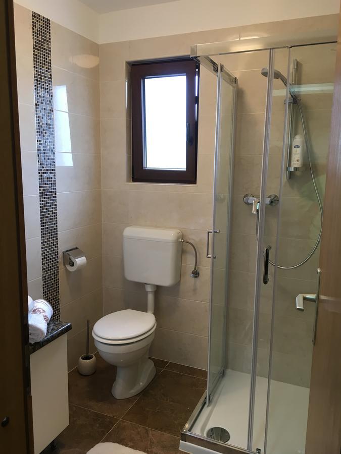 Apartman "Ela" ニヴィーチェ エクステリア 写真